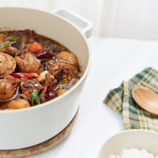 FIKA saucepan, 24 cm – 3.8 L with glass lid