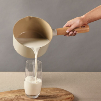 Cratita pentru lapte FIKA, 16 cm - 1.4 L, cu capac din sticla